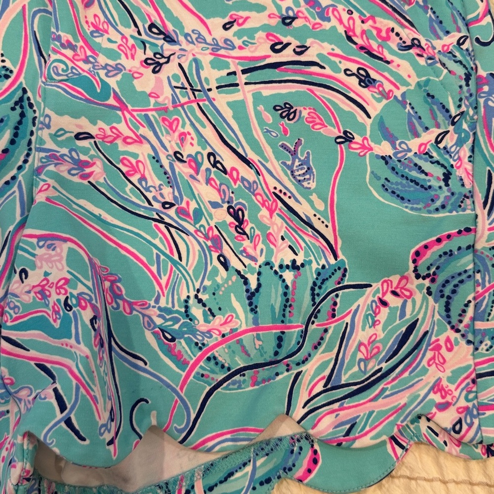 Lilly Pulitzer Turquoise Pink Navy Floral Scallop Hem Shorts size 12 EUC - Picture 2 of 9
